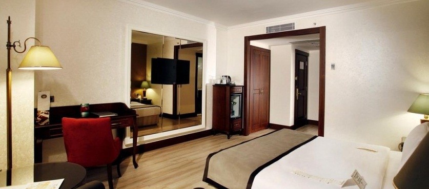 هتل لارس پارک استانبول _ تکسیم