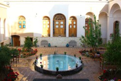 اقامتگاه خانه مرشدی کاشان