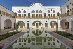 اقامتگاه سنتی خانه مرشدی 2 (خانه ادیب) کاشان