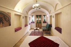 اقامتگاه سنتی خانه مرشدی 2 (خانه ادیب) کاشان