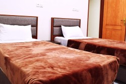 اتاق سه تخت